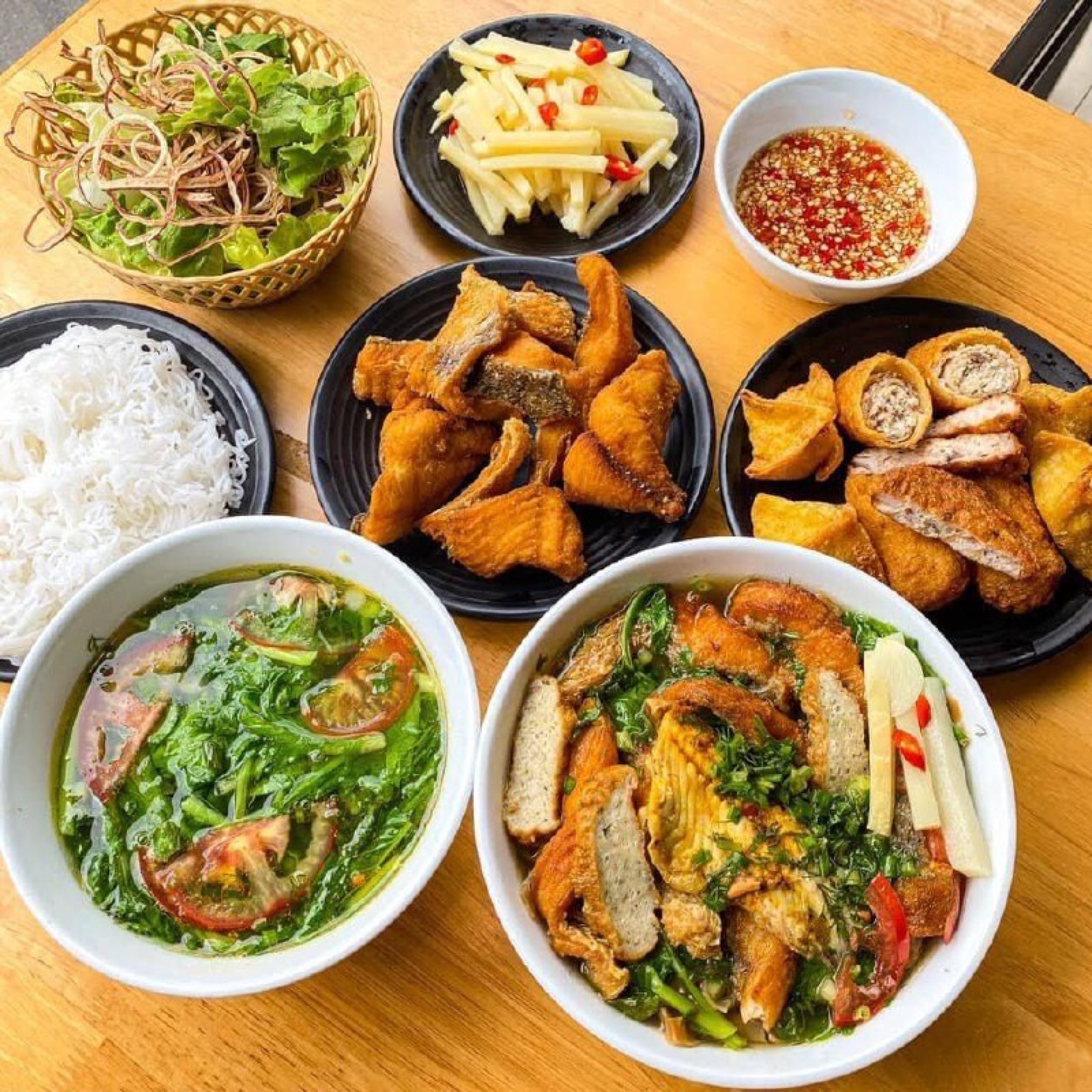 Bún cá chấm ngon ở Cầu Giấy